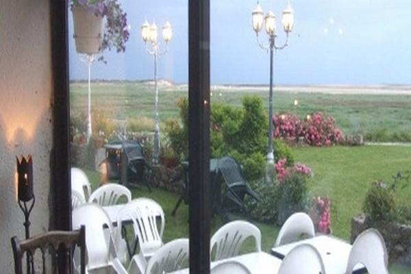 Готель La Baie Regneville-sur-Mer Екстер'єр фото