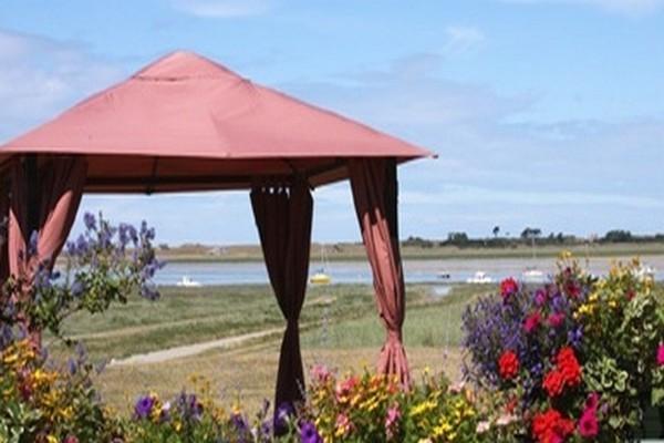 Готель La Baie Regneville-sur-Mer Екстер'єр фото